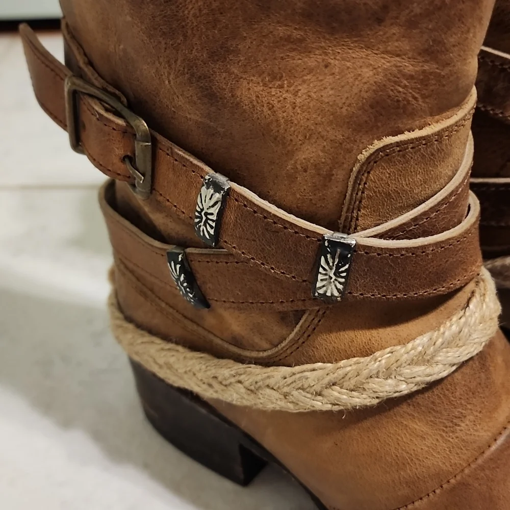 Freebird by Steven Drove Boots - Picture 6 of 11